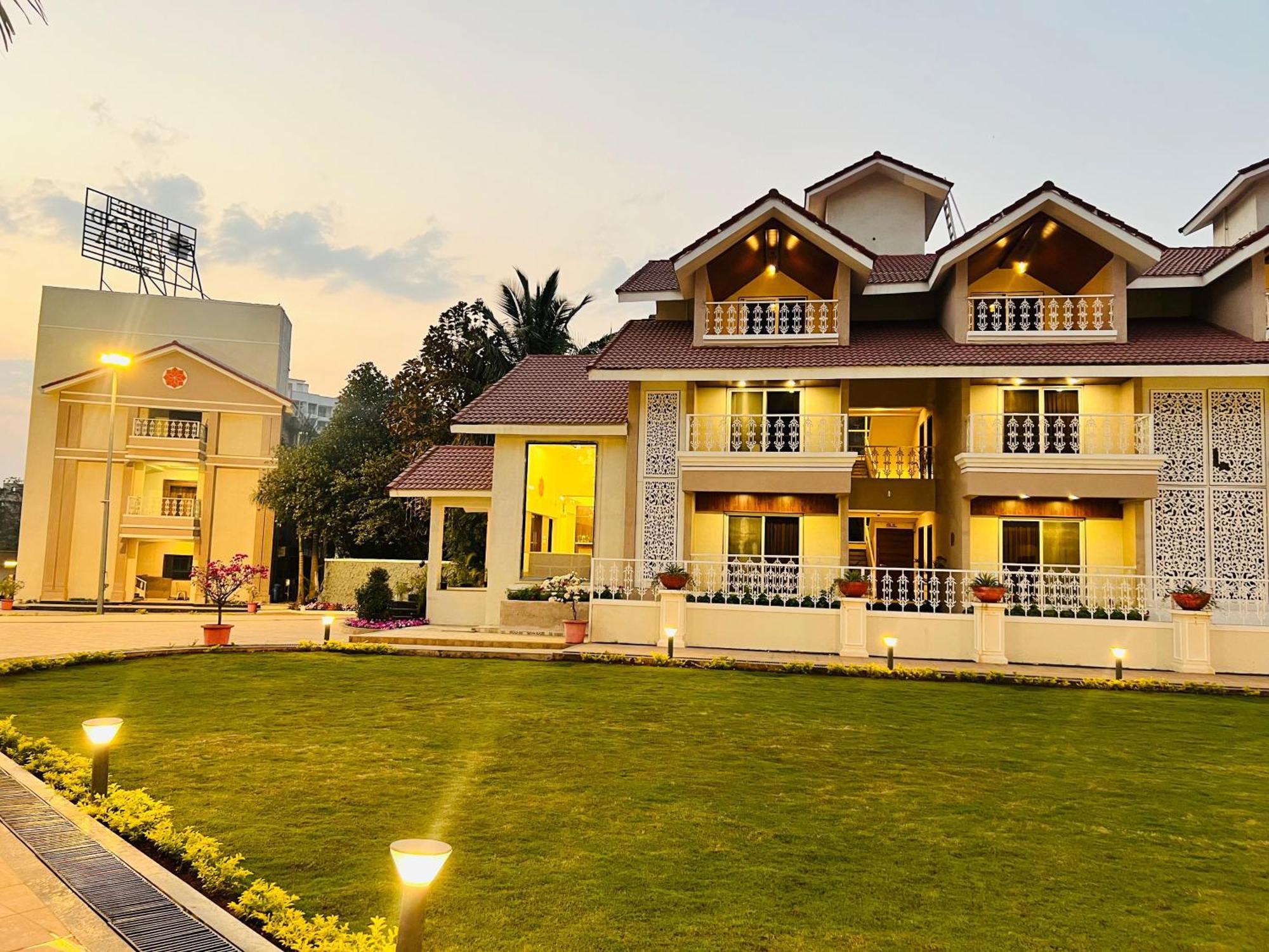 The Grand Leela Resort Khopoli Buitenkant foto