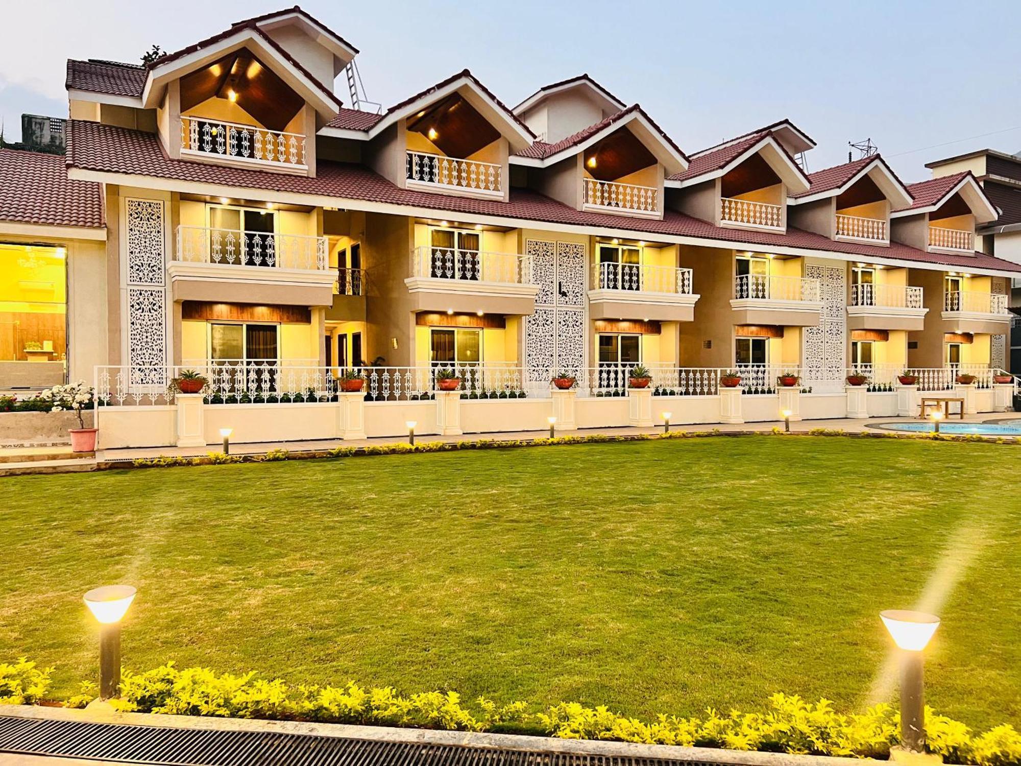 The Grand Leela Resort Khopoli Buitenkant foto