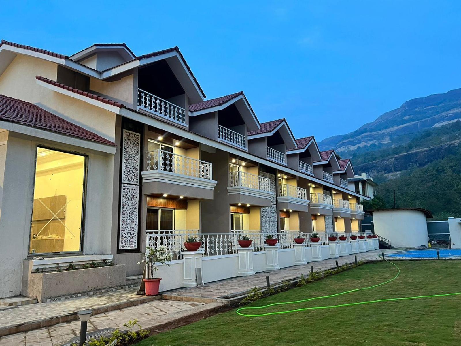 The Grand Leela Resort Khopoli Buitenkant foto