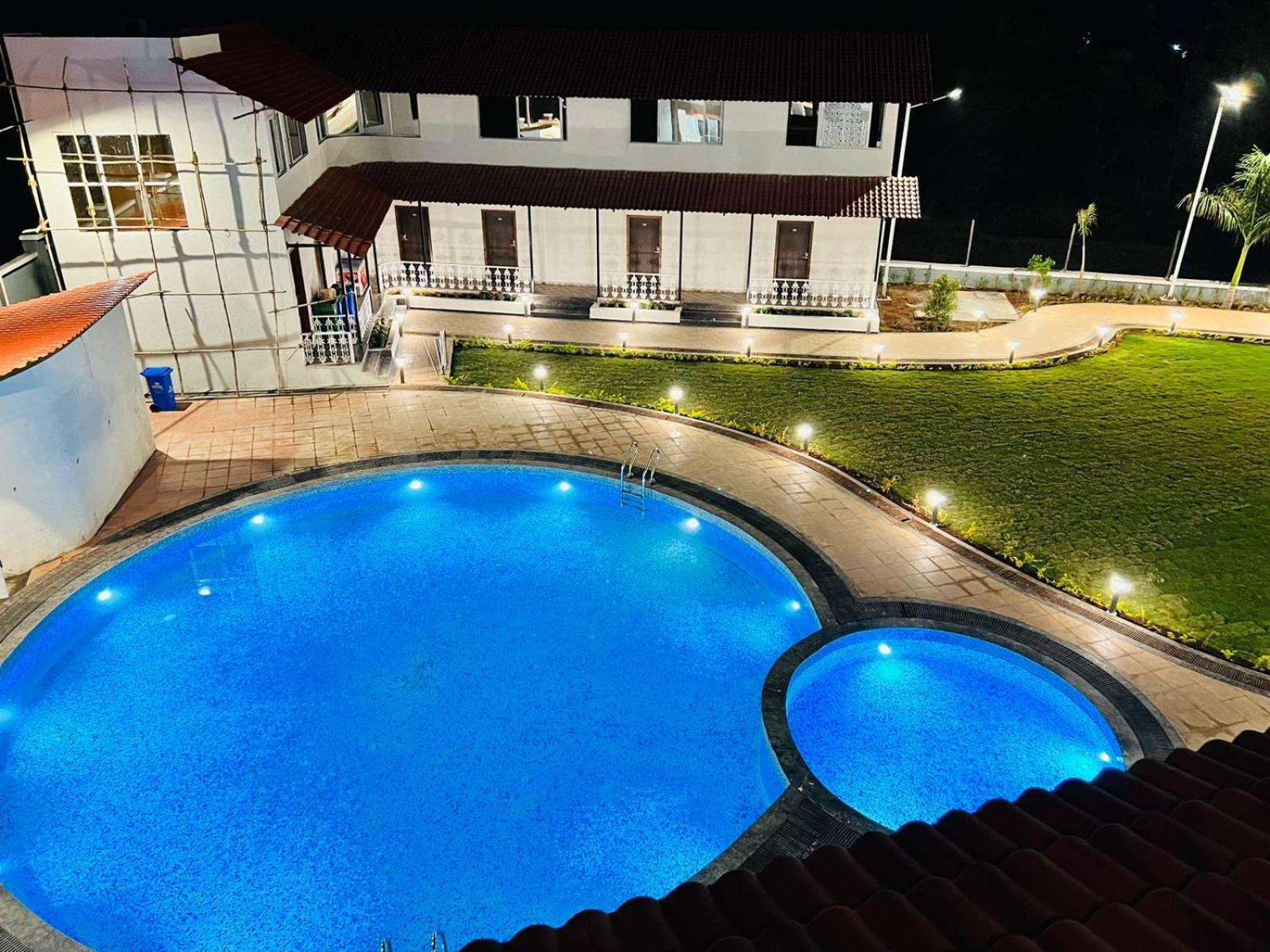 The Grand Leela Resort Khopoli Buitenkant foto