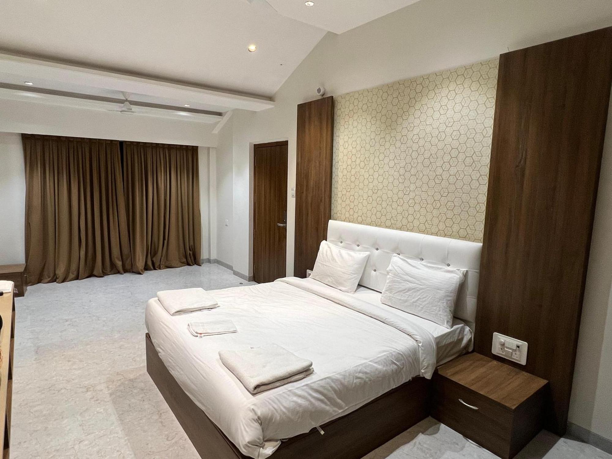 The Grand Leela Resort Khopoli Buitenkant foto